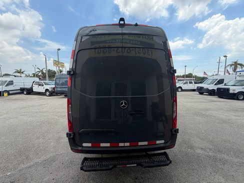 Used 2019 Mercedes-Benz Sprinter 170 image 4