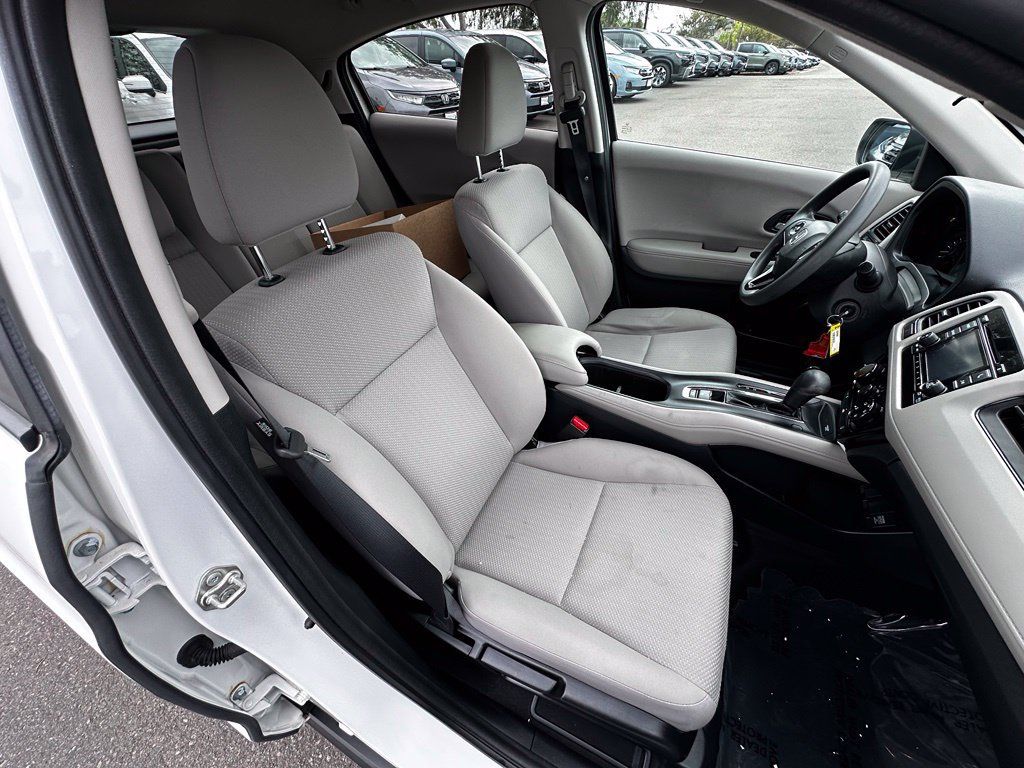 Used 2017 Honda HR-V LX image 14