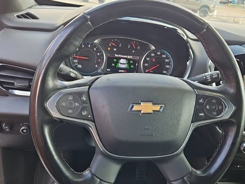 Used 2023 Chevrolet Traverse LT FWD image 13