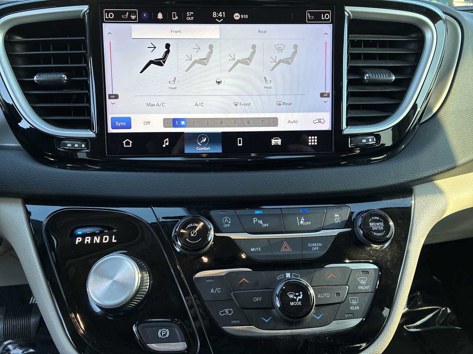 Used 2023 Chrysler Pacifica Touring-L FWD image 16