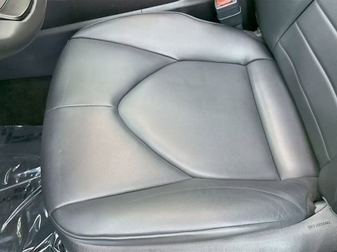 Used 2024 Toyota Highlander XLE image 17