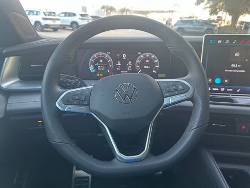 New 2026 Volkswagen Tiguan SE R-Line image 19