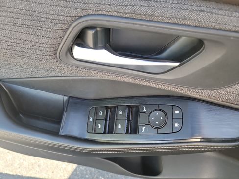 Used 2023 Nissan Rogue SV FWD image 17