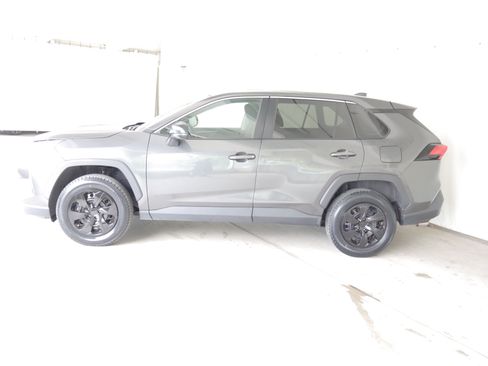 Used 2023 Toyota RAV4 LE FWD image 22