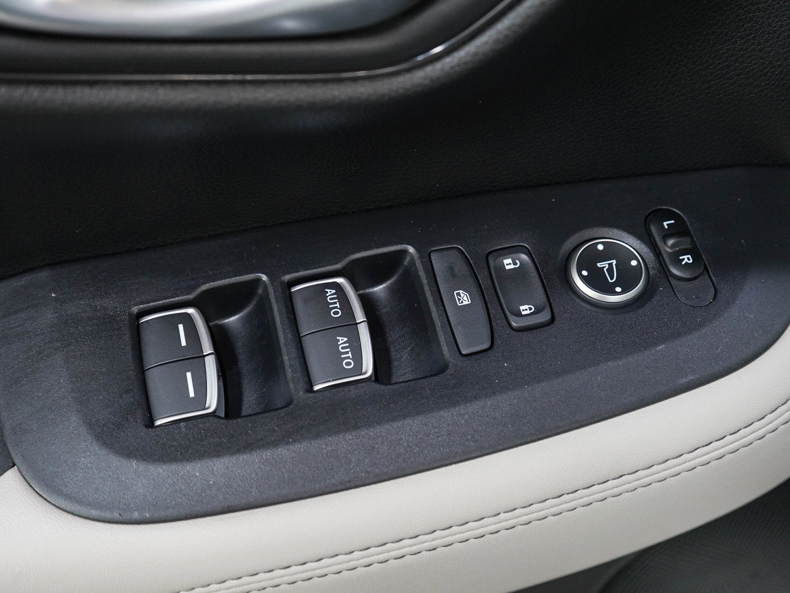 Used 2025 Honda HR-V EX-L image 20