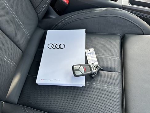 Used 2023 Audi Q5 2.0T Premium Plus w/ Premium Plus Package AWD/4WD image 34