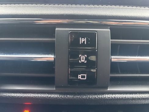 Used 2020 Lincoln Corsair Reserve w/ Equipment Group 201A image 17