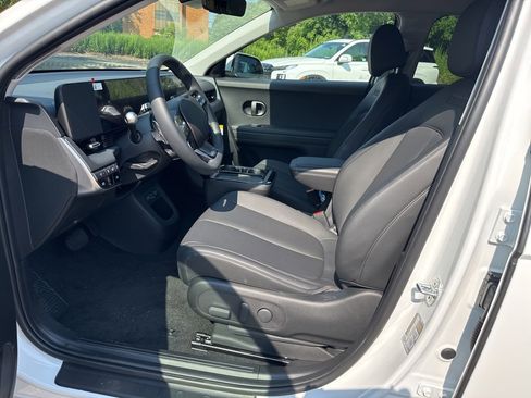 New 2025 Hyundai Ioniq 5 SEL image 13