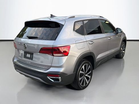 Used 2023 Volkswagen Taos SE FWD image 7