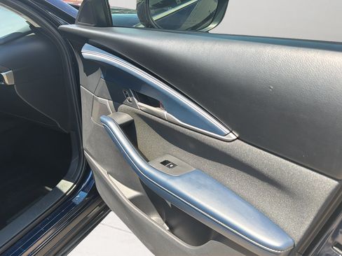 Used 2020 MAZDA CX-30 FWD image 19