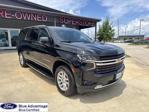 Used 2023 Chevrolet Suburban LT AWD/4WD image 1