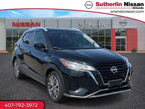 Used 2024 Nissan Kicks SV image 1