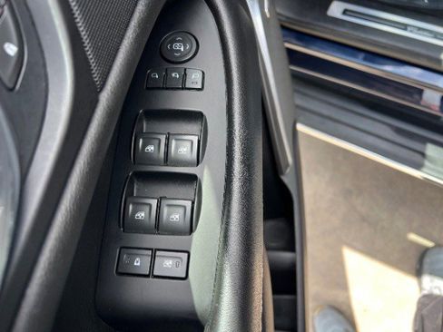 Used 2018 Cadillac Escalade Luxury AWD/4WD image 39