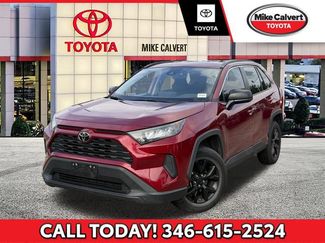 Used 2021 Toyota RAV4 LE FWD video 1
