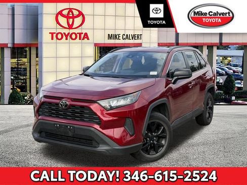 Used 2021 Toyota RAV4 LE FWD image 1