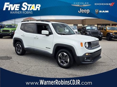 Used 2018 Jeep Renegade Latitude FWD image 1