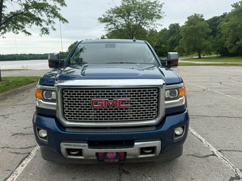 Used 2017 GMC Sierra 3500 Denali AWD/4WD image 2