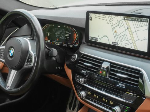 Used 2023 BMW 540i w/ M Sport Package RWD image 11