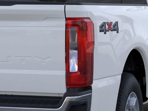 New 2026 Ford F350 XLT image 21