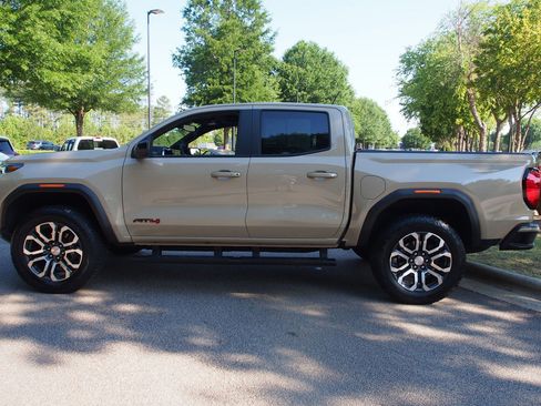 Used 2024 GMC Canyon AT4 w/ Technology Package AWD/4WD image 4