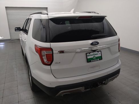 Used 2016 Ford Explorer XLT w/ Equipment Group 202A AWD/4WD image 6