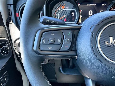 Used 2026 Jeep Wrangler Unlimited Rubicon AWD/4WD image 24