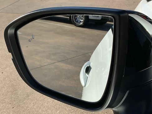 New 2026 Nissan Pathfinder SL image 10