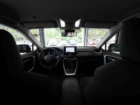 Certified 2025 Toyota RAV4 XLE AWD/4WD image 20