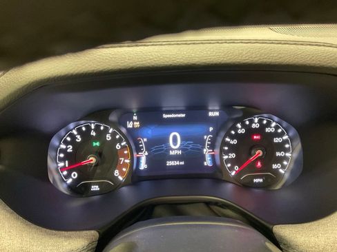 Used 2023 Jeep Compass Latitude w/ Convenience Group AWD/4WD image 2