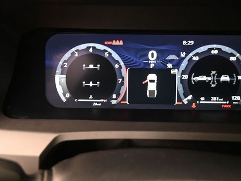 Used 2025 Toyota Tacoma TRD Off-Road image 14