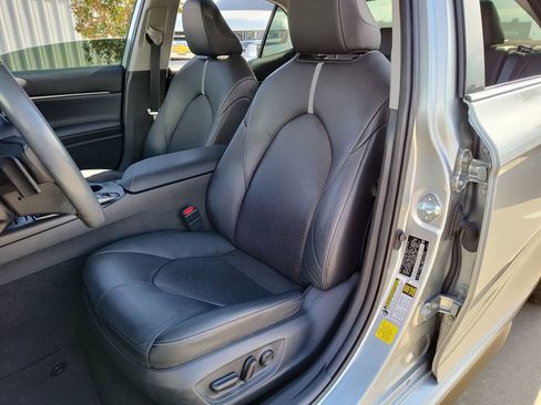 Used 2021 Toyota Camry XSE image 18