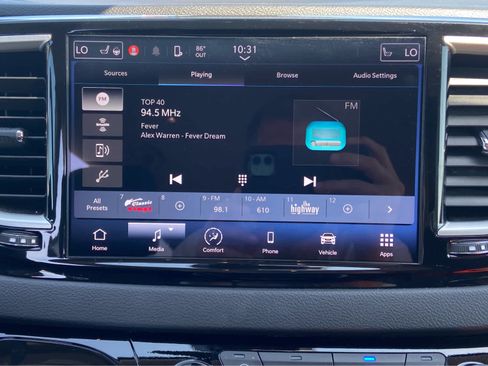 Used 2024 Chrysler Pacifica Touring-L FWD image 31