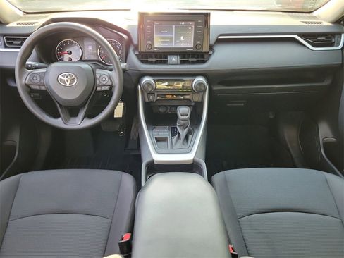 Used 2021 Toyota RAV4 LE image 12