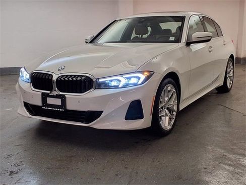 Used 2025 BMW 330i xDrive Sedan w/ Premium Package image 34
