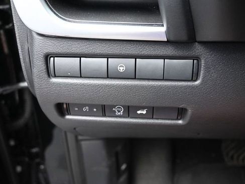 Used 2025 Nissan Rogue SV AWD/4WD image 36