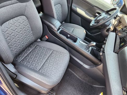 Certified 2025 Nissan Kicks SV AWD/4WD image 10