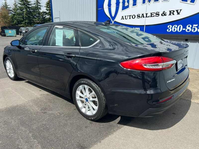 Used 2020 Ford Fusion SE FWD image 16