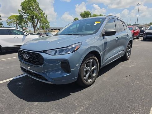 Used 2024 Ford Escape ST-Line w/ Tech Pack #1 FWD image 5