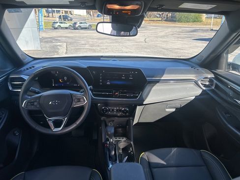 Used 2025 Chevrolet TrailBlazer ACTIV w/ Convenience Package image 16