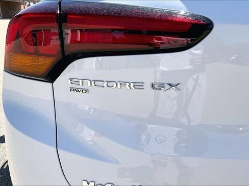 Used 2025 Buick Encore GX Preferred AWD/4WD image 24