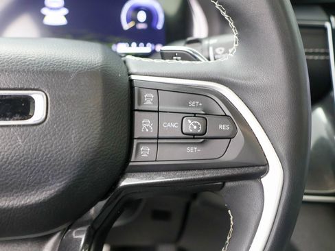 Used 2023 Jeep Grand Cherokee L Laredo image 19