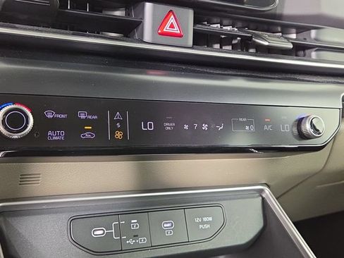 Certified 2026 Kia Carnival LXS FWD image 19
