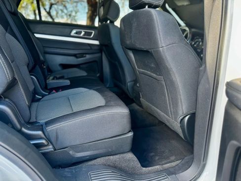 Used 2017 Ford Explorer XLT w/ Equipment Group 201A image 30