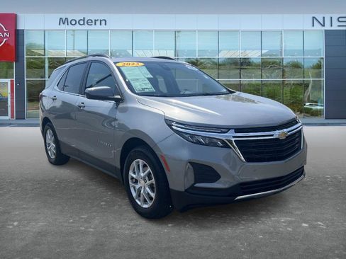 Used 2023 Chevrolet Equinox LT FWD image 3