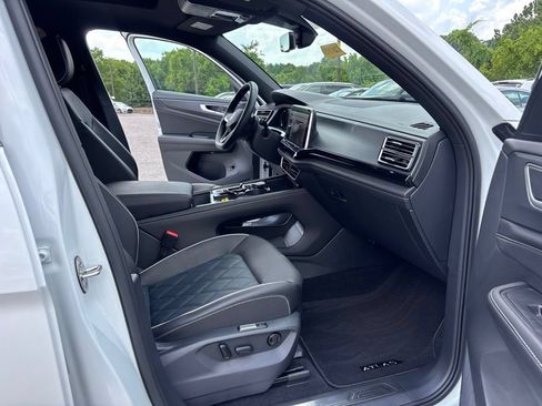 Used 2026 Volkswagen Atlas Cross Sport SEL Premium R-Line AWD/4WD image 24