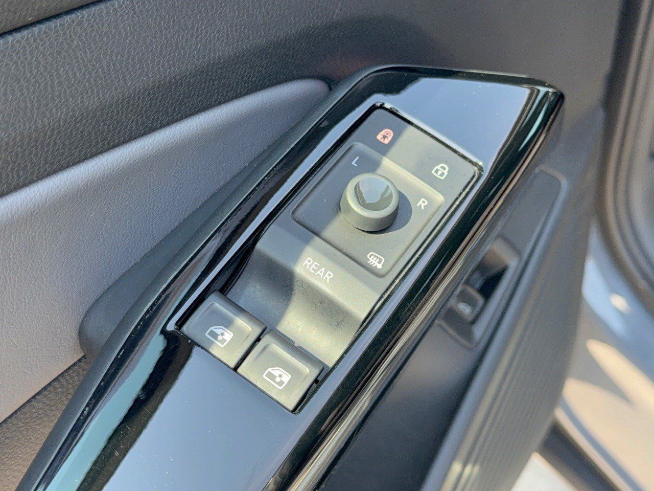 Certified 2023 Volkswagen ID.4 Pro S RWD image 15