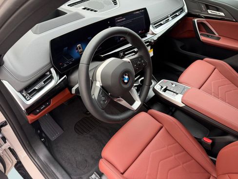 Used 2026 BMW X1 xDrive28i w/ Technology Package AWD/4WD image 4