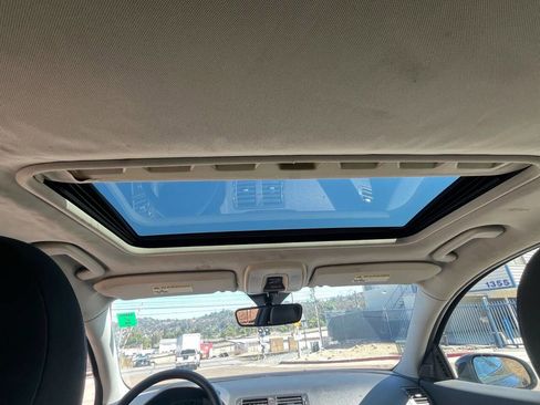 Used 2011 Volvo C30 T5 w/ Preferred Pkg image 29