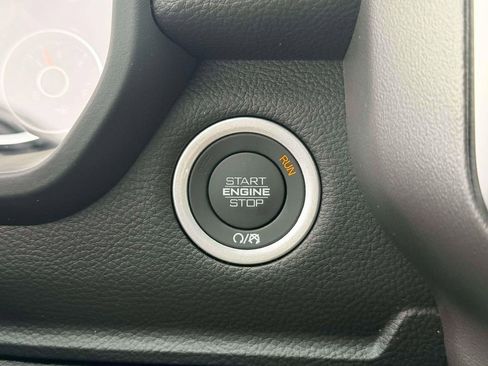 New 2026 RAM 1500 4x4 Crew Cab image 18