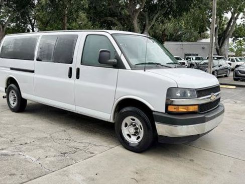 Used 2020 Chevrolet Express 3500 LT w/ LT Preferred Equipment Group RWD image 11